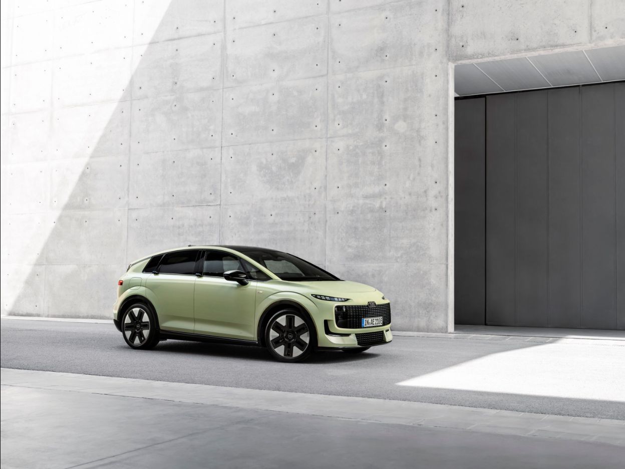Audi A2 e-tron estreia com até 646 km e resgata nome histórico
