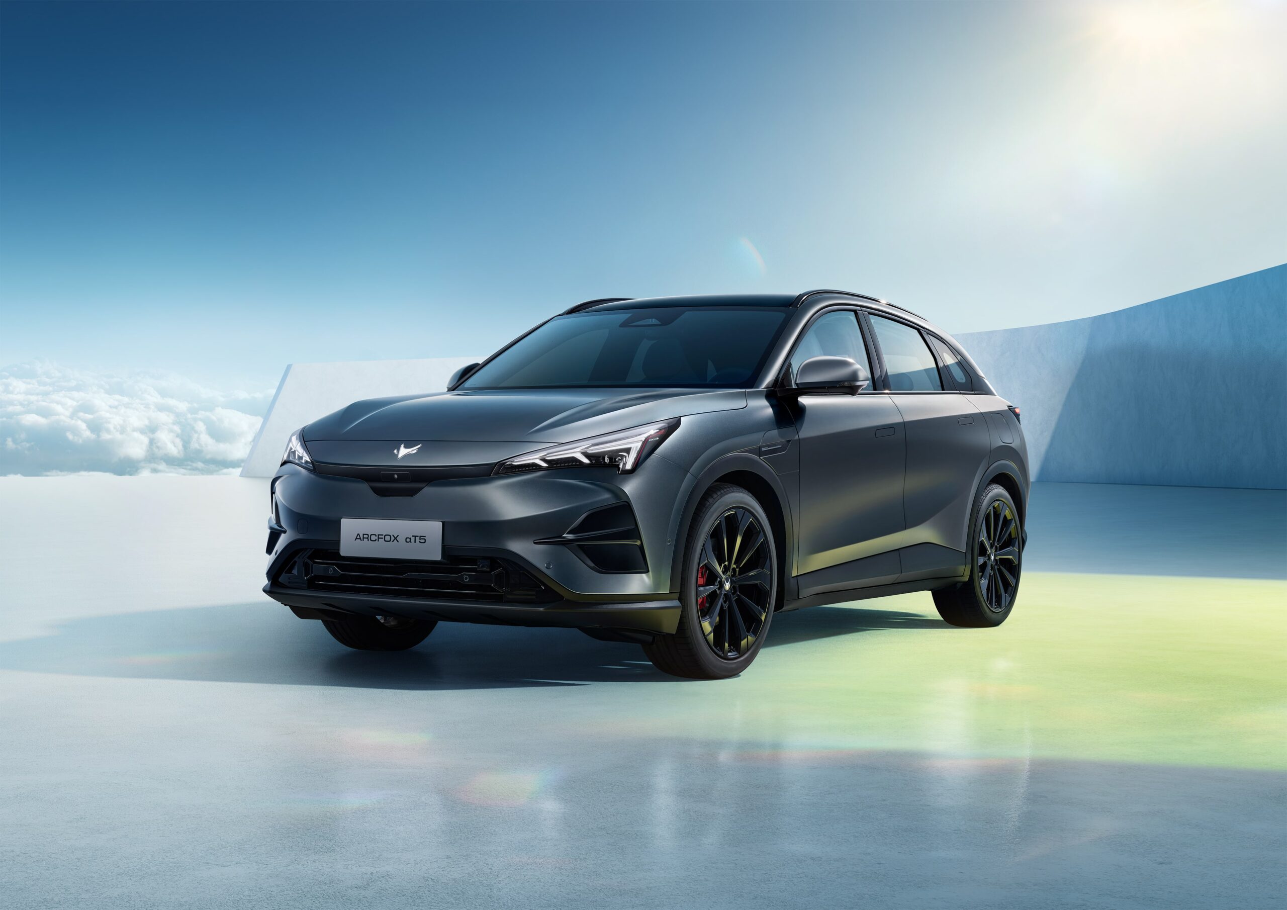 BAIC Arcfox T5, carro chinês elétrico confirmado para o Brasil