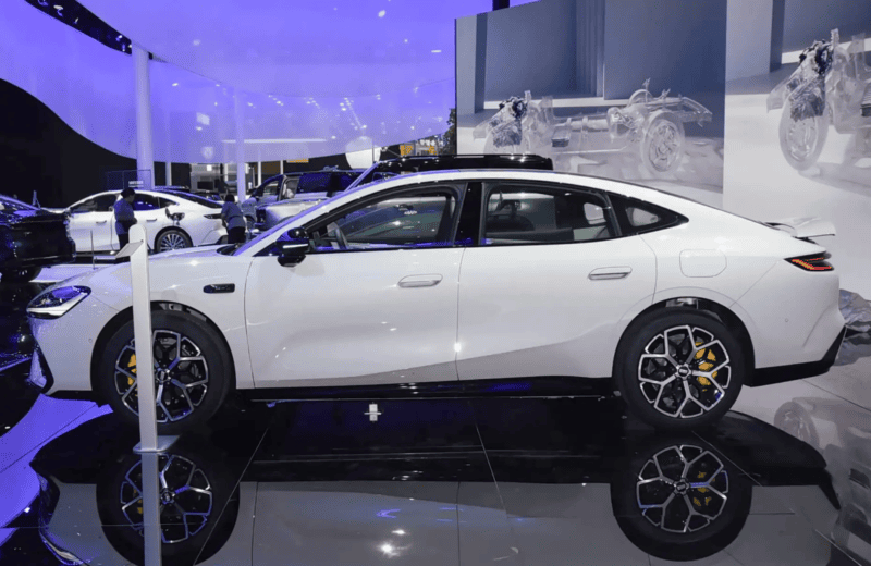 Geely Galaxy TT, sedã elétrico esportivo lançado na China em setembro de 2026