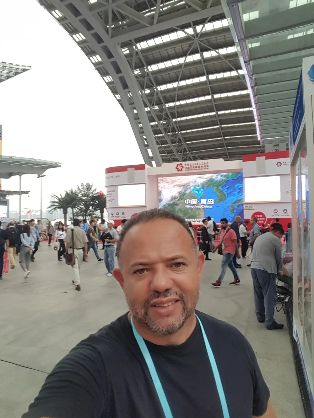 Jornalista Orlando Silva na Feira de Cantão, em Guangzhou, China