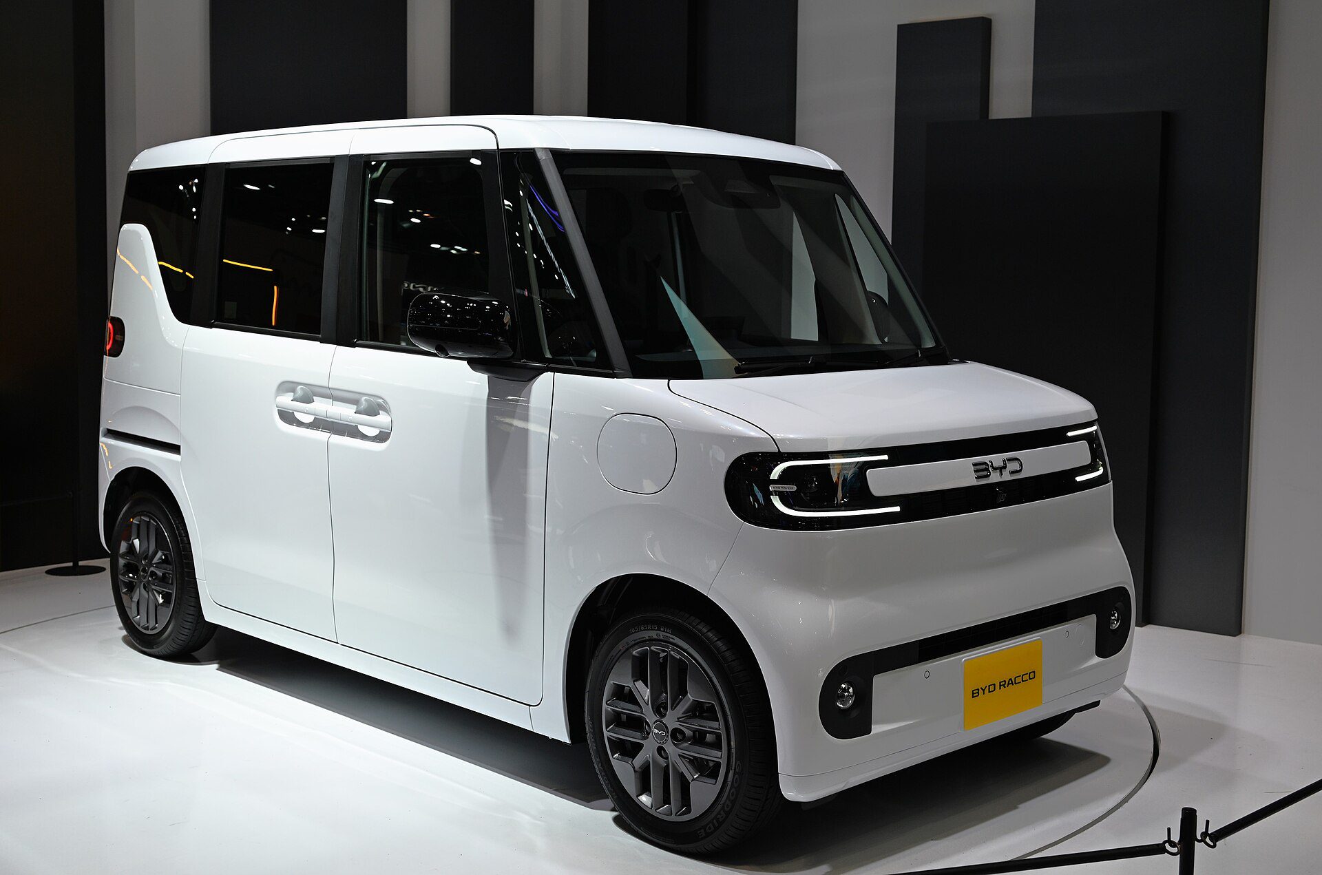 BYD Racco estreia no Japão por ¥2,145 milhões: conheça o kei car elétrico