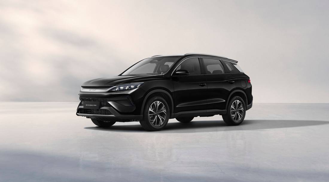 BYD Song Pro Flex preto, vista frontal