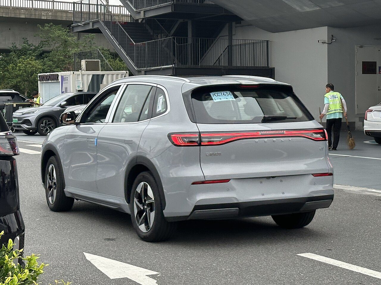 Novo Geely EX5 chega à China com recarga 6C e 115 cv a mais: compare com o EX5 vendido no Brasil