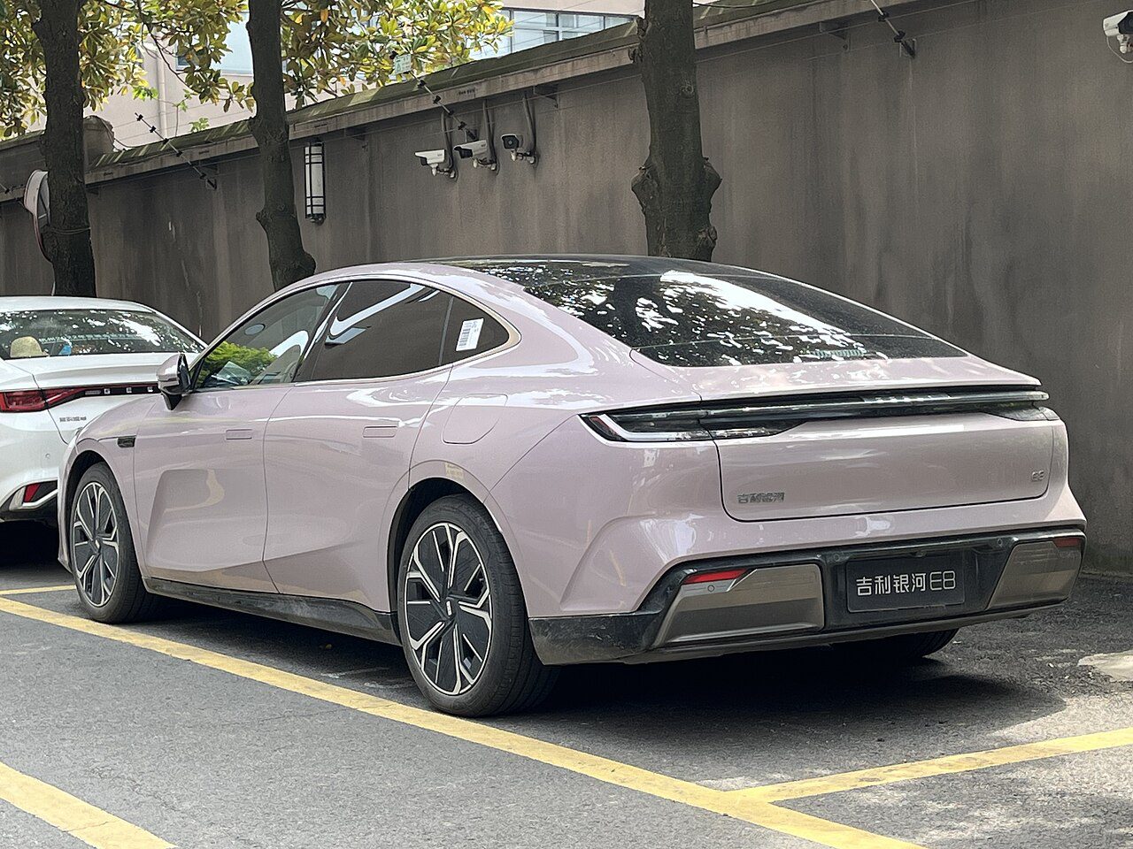 Geely inicia vendas diretas no Brasil: EX2 e EX5 saem com desconto de até 11% para empresas e PCD