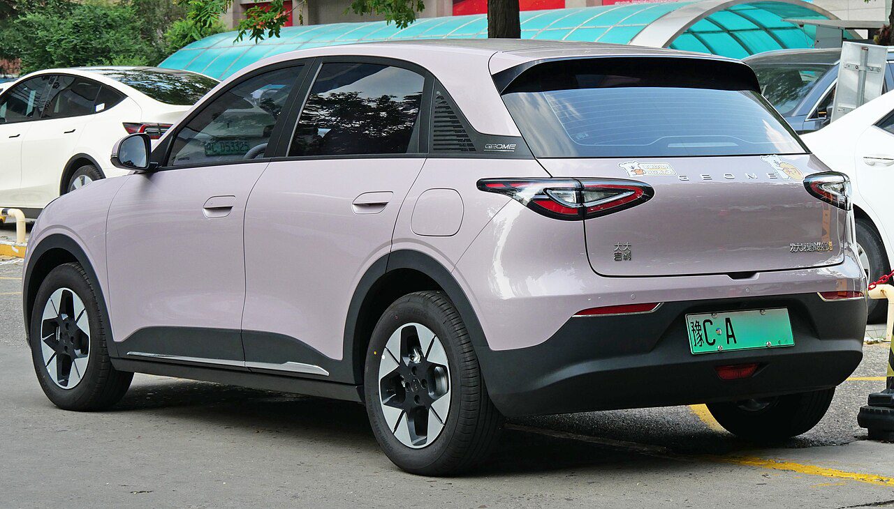 Geely Xingyuan (EX2 no Brasil), vista traseira